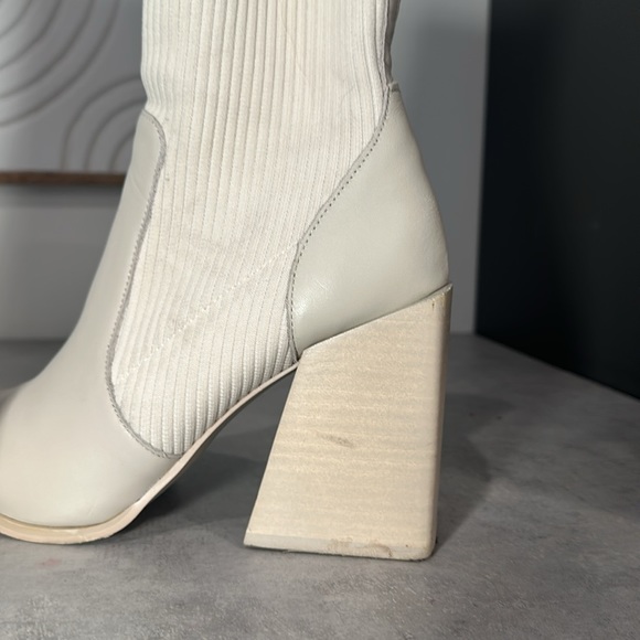 STEVE MADDEN ankle sock boots. Size 8.5 - Picture 6 of 8